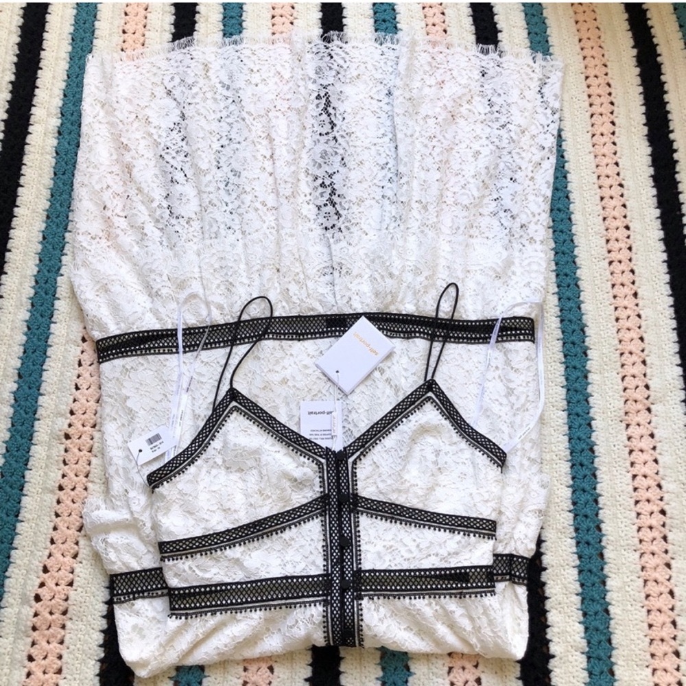 Self Portrait tiered guipure lace trim white black dress NWT UK 14 US10 - Picture 3 of 12